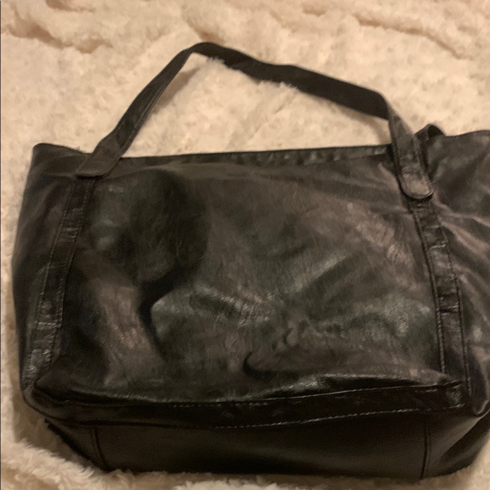 Elegant Black Woven Handbag - Picture 4 of 5